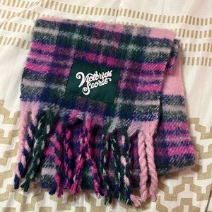 NWOT VS Scarf
